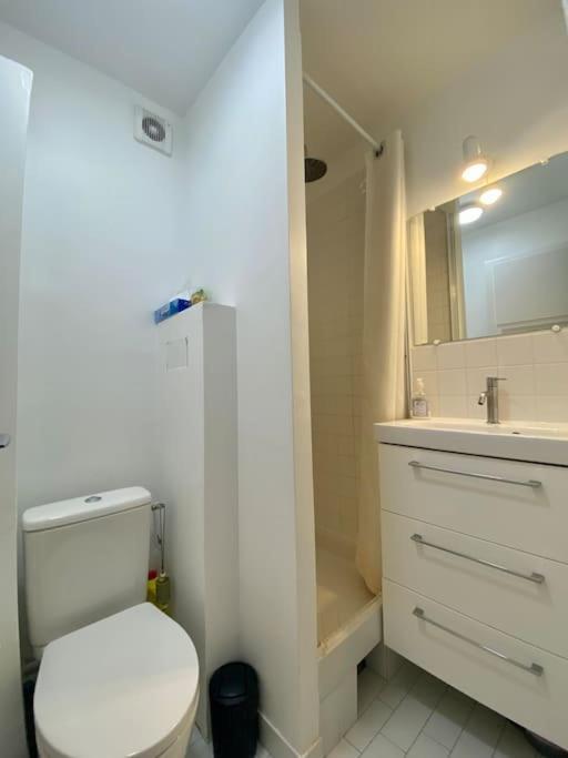Gaspar - 2 Pieces Au Dernier Etage Avec Balcon Boulogne-Billancourt Buitenkant foto